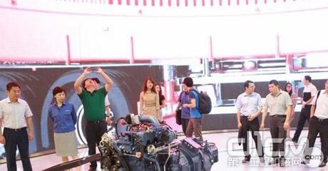 中德經(jīng)濟顧問委員會成員到濰柴參觀交流，共探經(jīng)濟信息咨詢合作新機遇